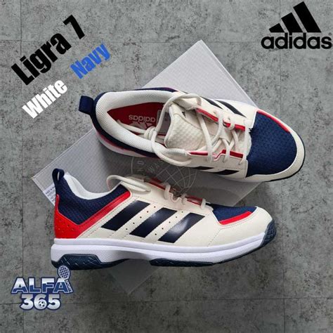harga sepatu badminton adidas